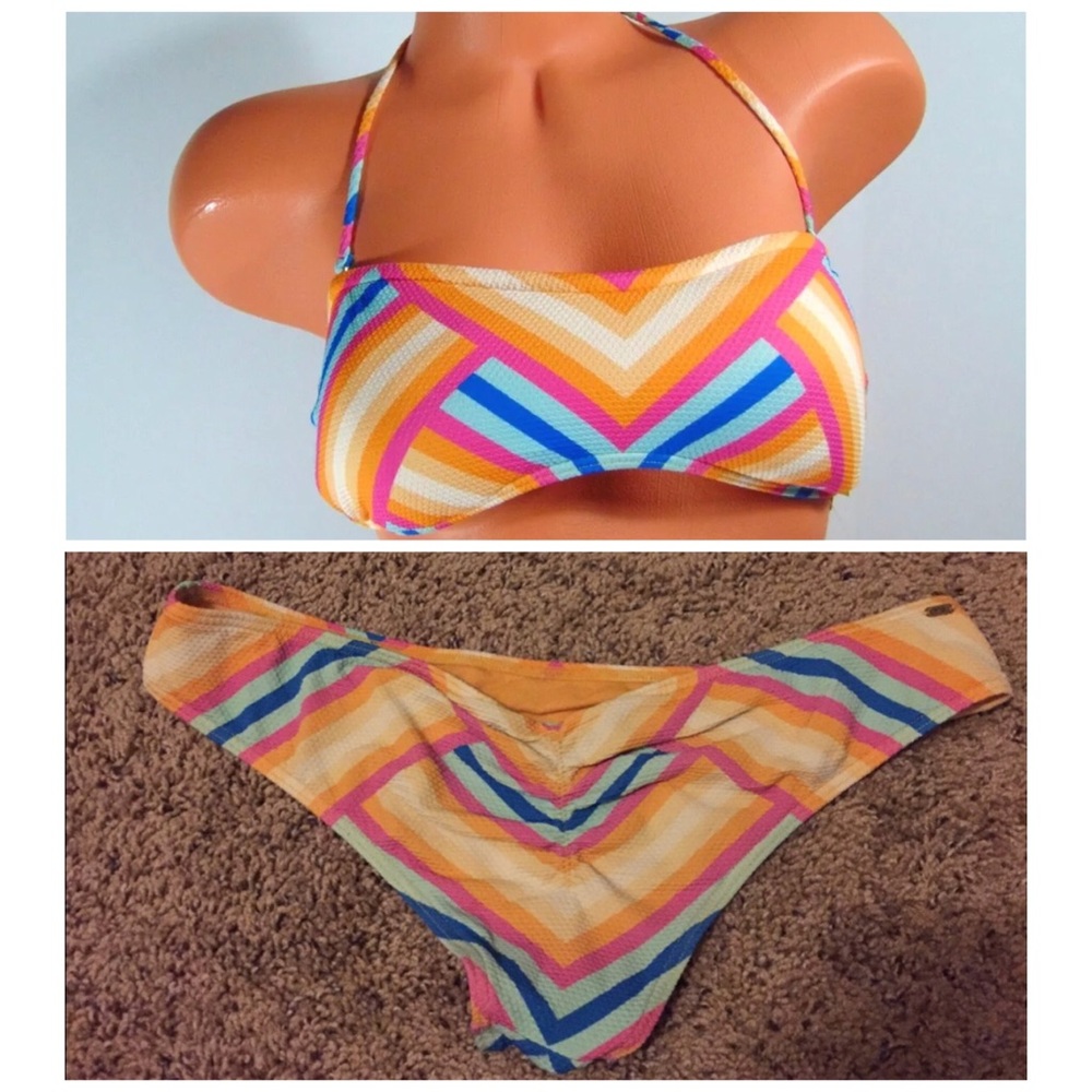 Rip Curl Bikini Top Nwt Freematchingbottom - image 1